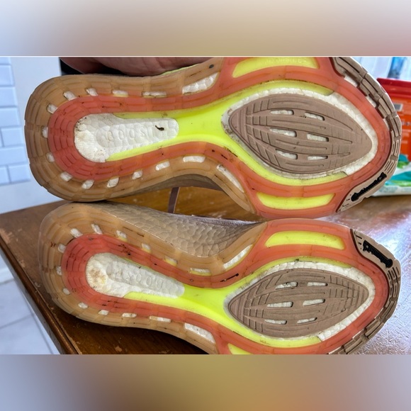 Adidas ultraboost Women’s Shoes Size 9.5 Taupe - Picture 4 of 14